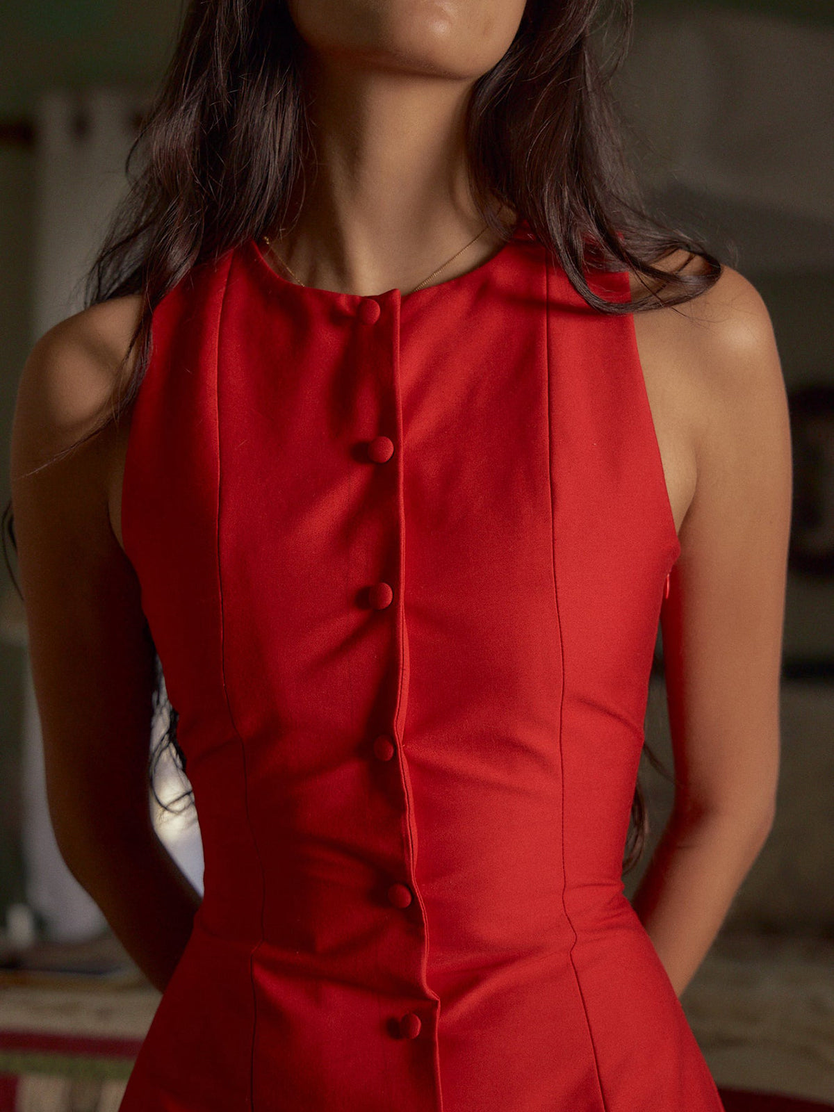Robe mini cintrée sans manches