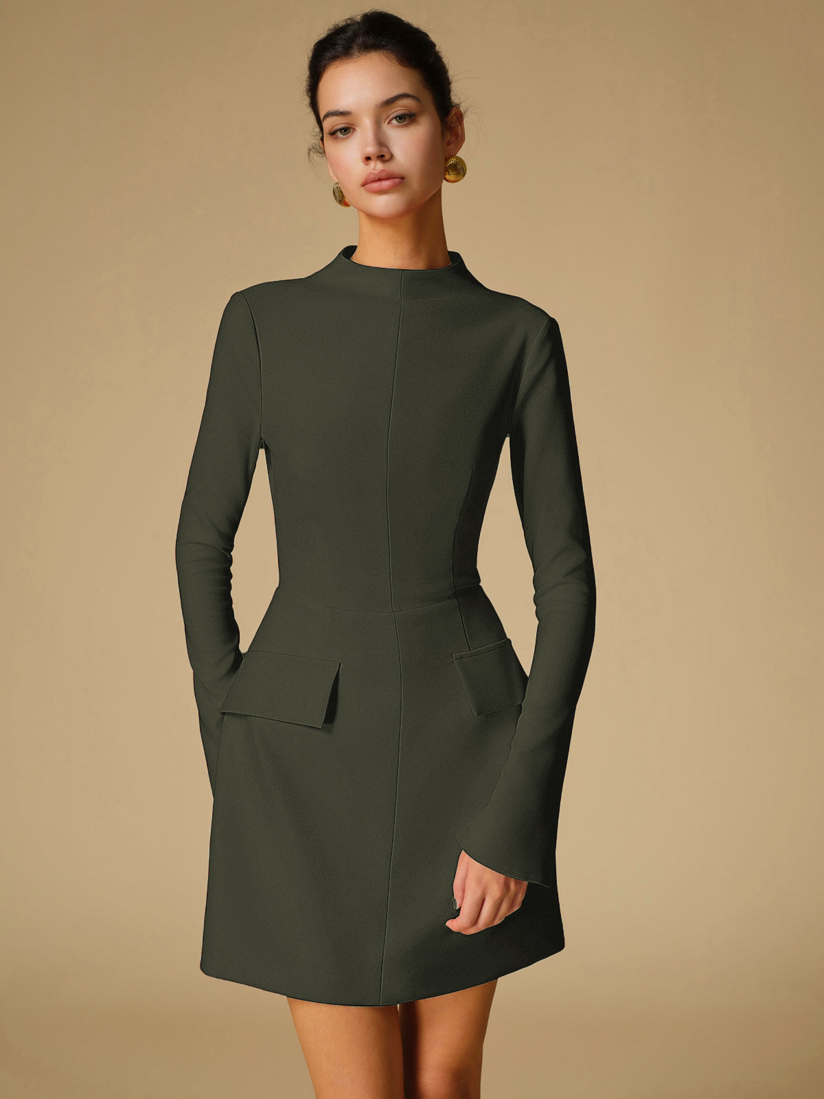 Robe structurée à col montant