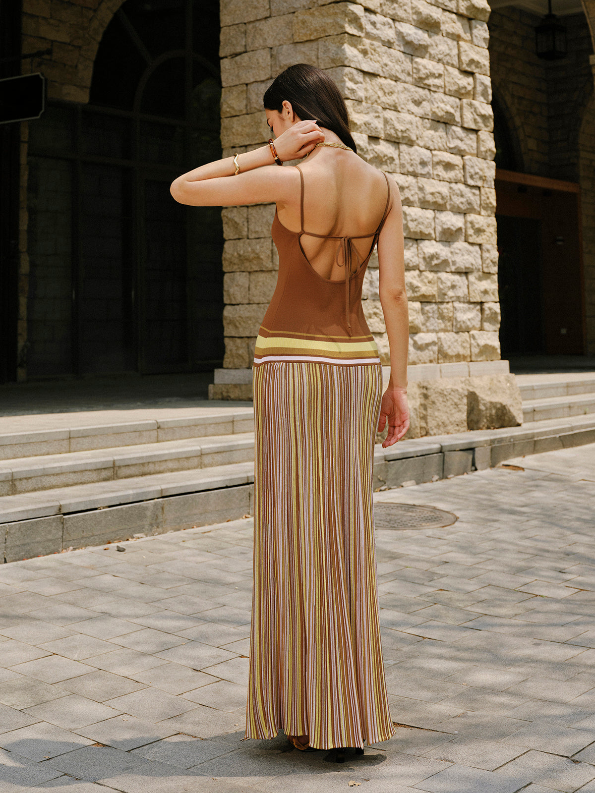 Robe longue en maille à fines bretelles