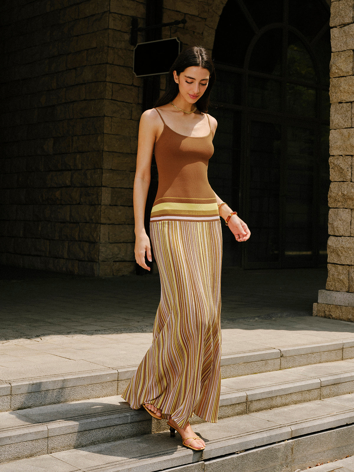 Robe longue en maille à fines bretelles