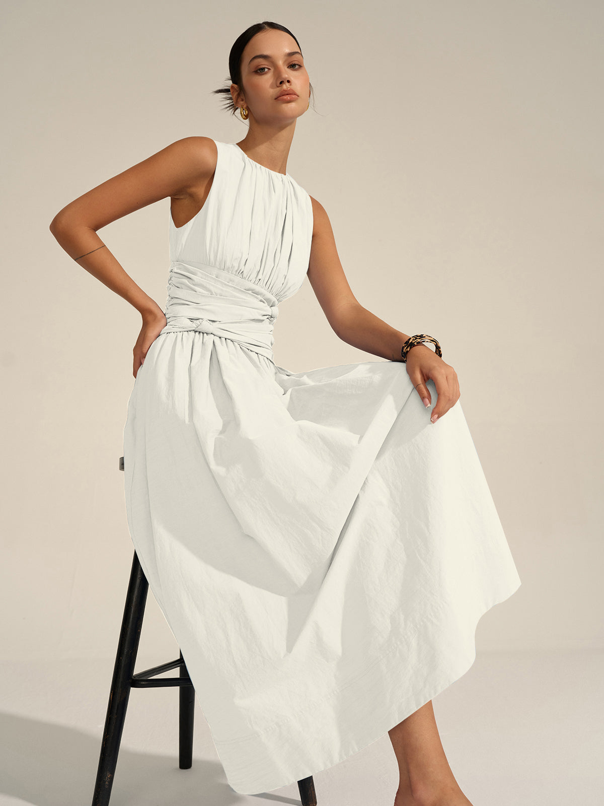 Robe midi élégante à taille drapée