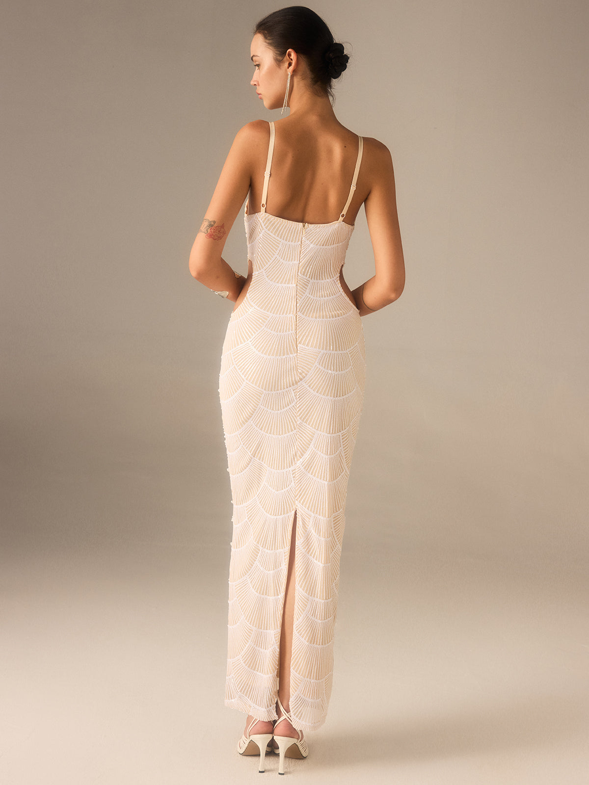 Robe longue perlée