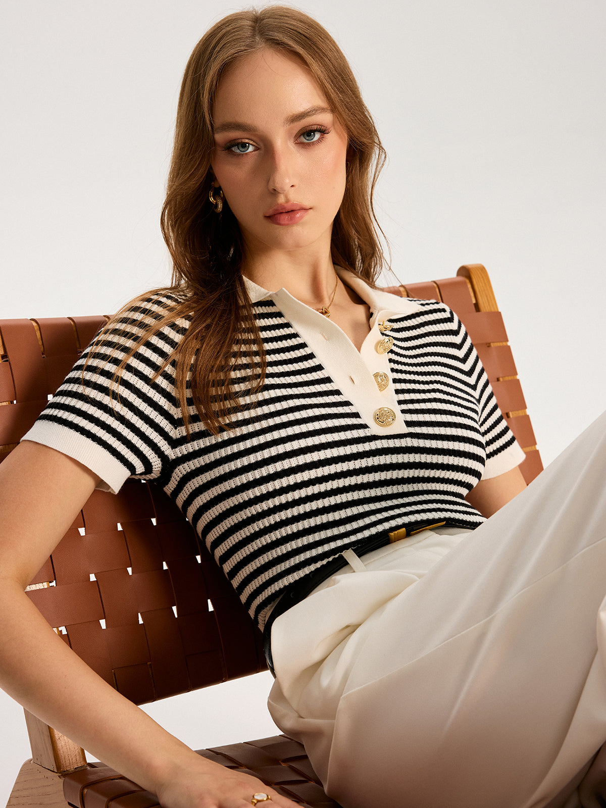 Polo rayé en maille élégante