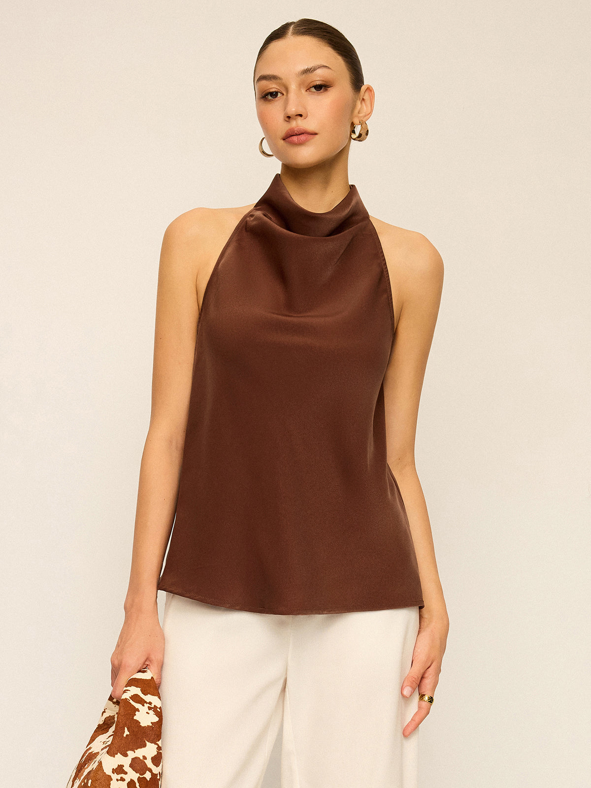 Haut col drapé en satin