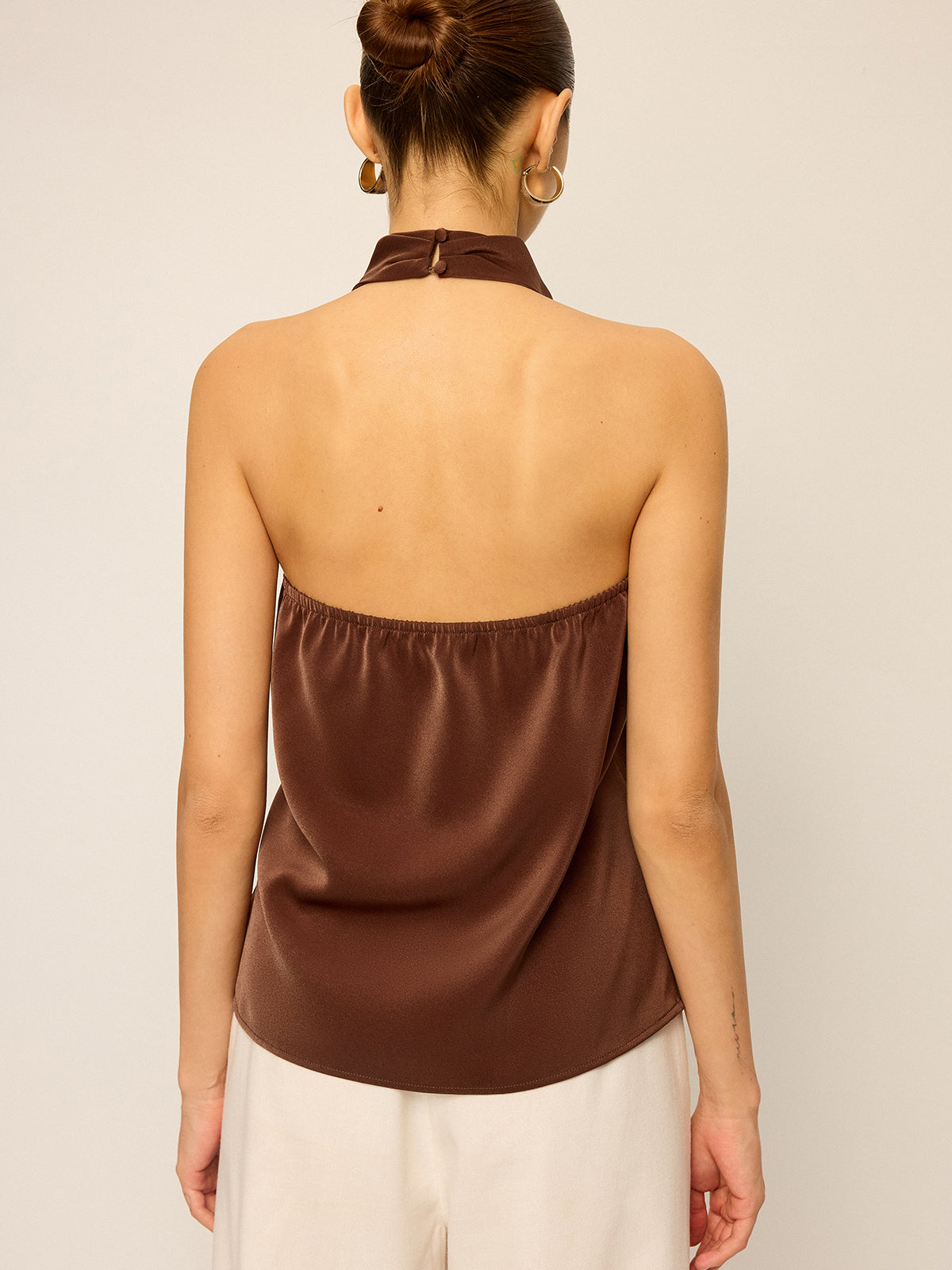 Haut col drapé en satin