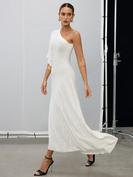 Robe asymétrique plissée