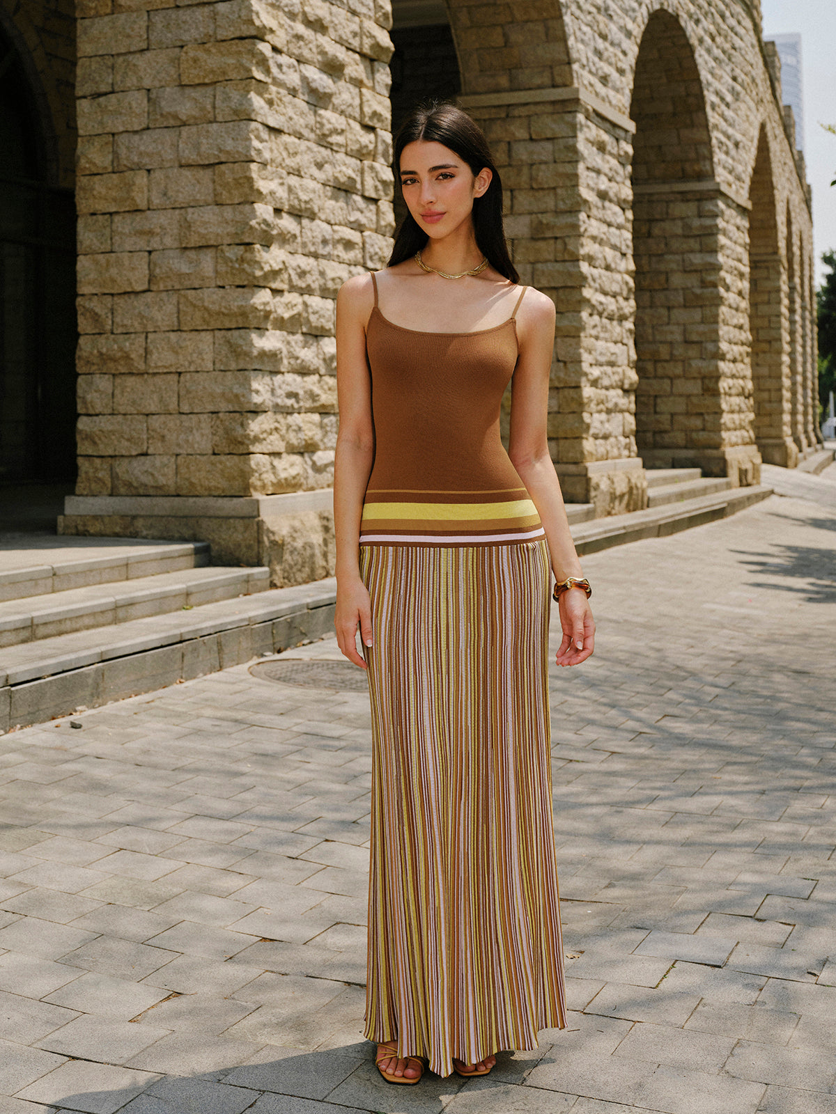 Robe longue en maille à fines bretelles