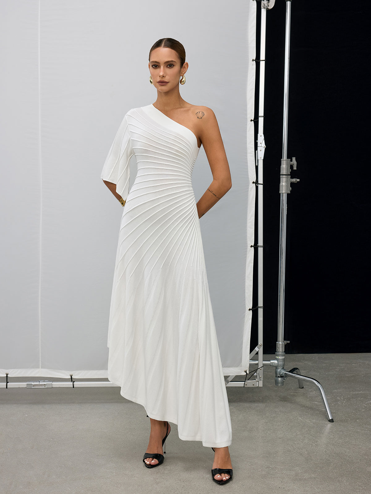 Robe asymétrique plissée
