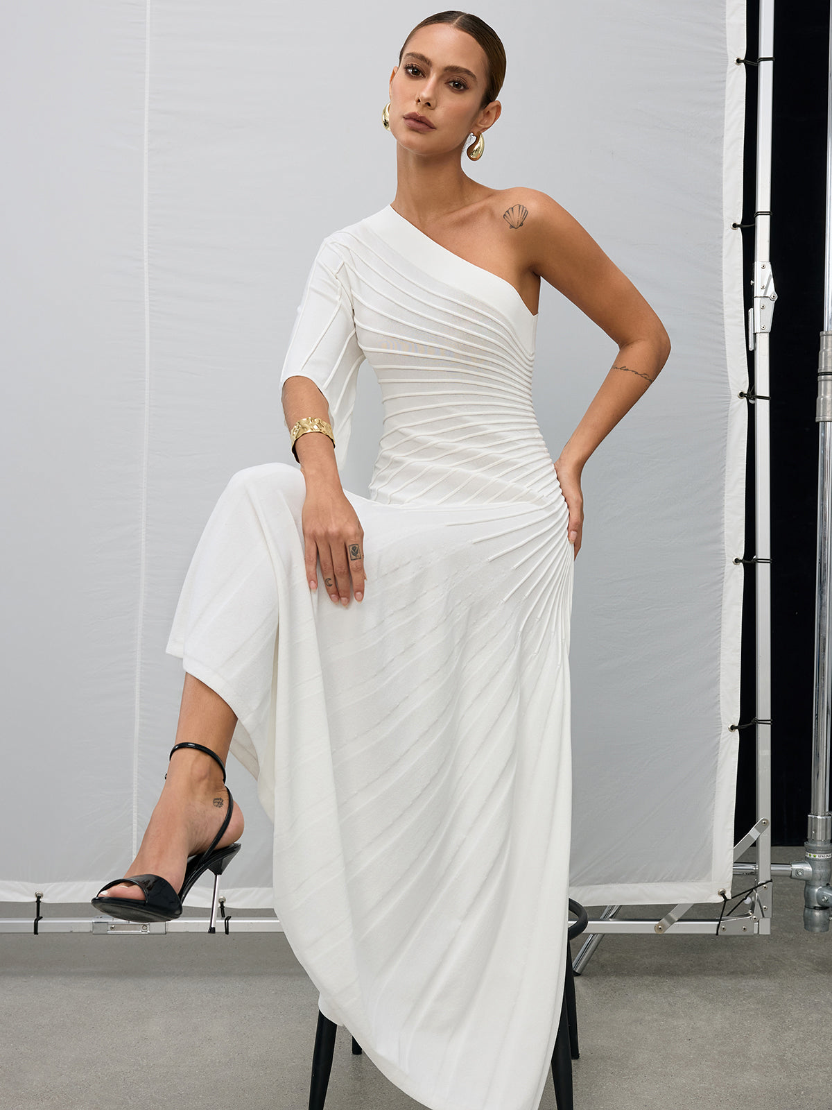 Robe asymétrique plissée
